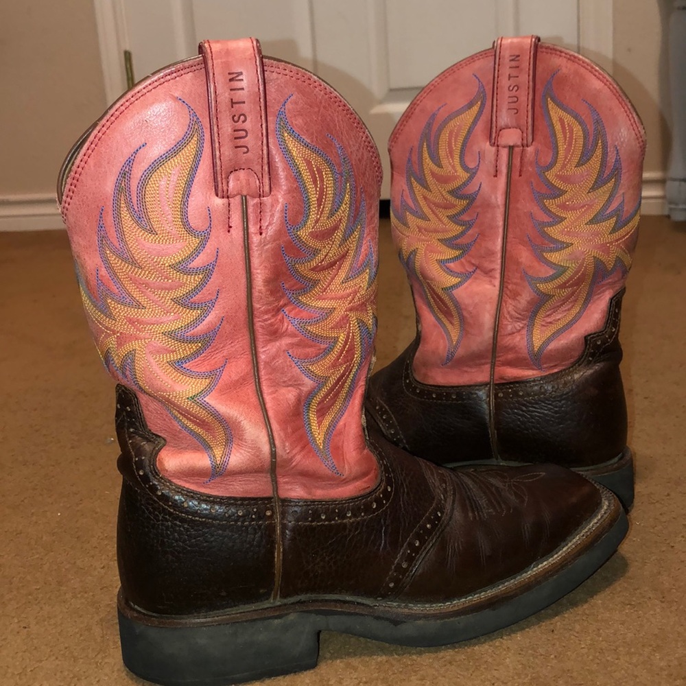 Boots - Picture 3 of 5